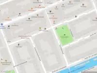 Ambulance met grote spoed naar de Borgerstraat in Amsterdam