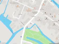 Ambulance met gepaste spoed naar de Schoolstraat in Zoetermeer