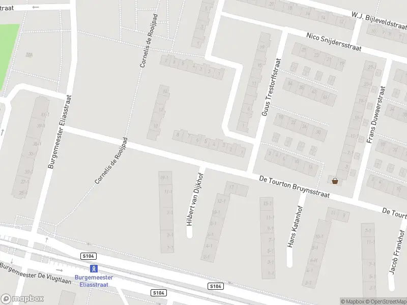 Ambulance met grote spoed naar de Burgemeester Fockstraat in Amsterdam