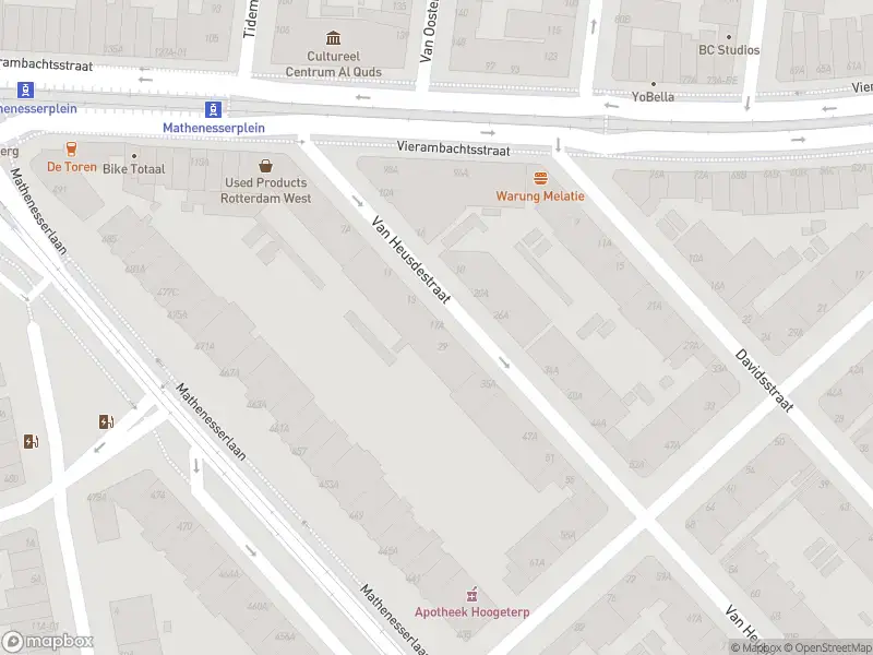 Ambulance met grote spoed naar de Van Heusdestraat in Rotterdam