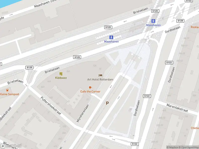 Ambulance met grote spoed naar de Mijnsherenlaan in Rotterdam