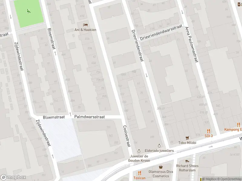 Ambulance met grote spoed naar de Coolsestraat in Rotterdam