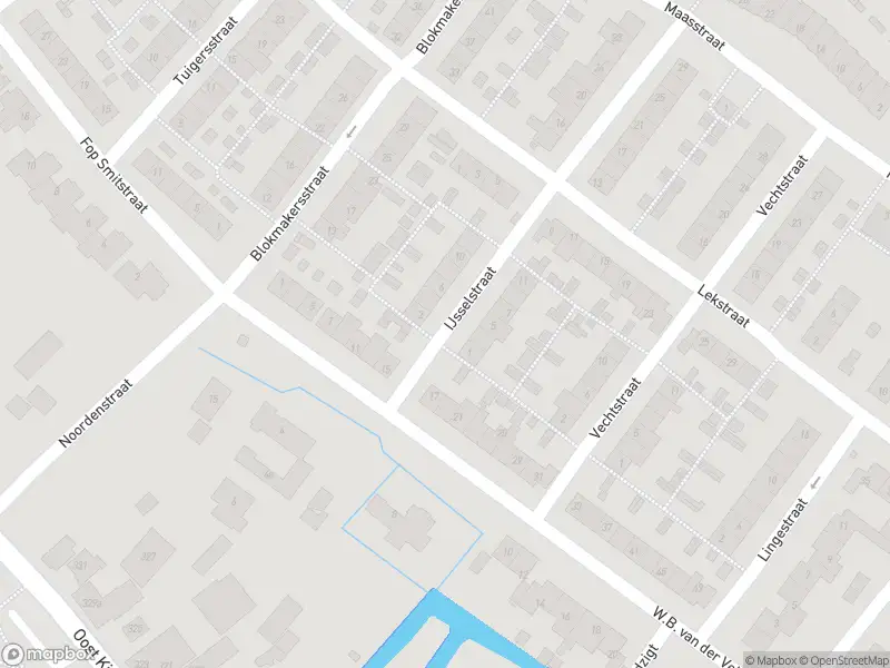 Ambulance met gepaste spoed naar de IJsselstraat in Alblasserdam