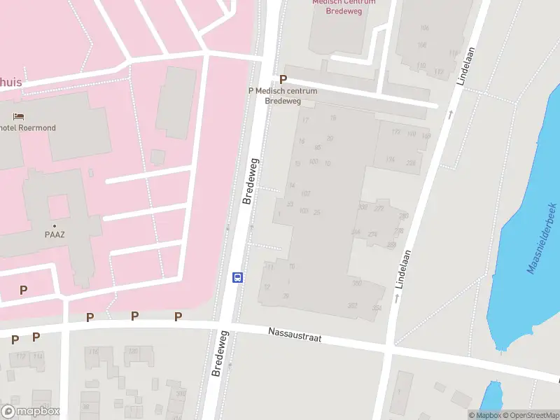 Ambulance met grote spoed naar de Heerbaan Breywegh in Roermond