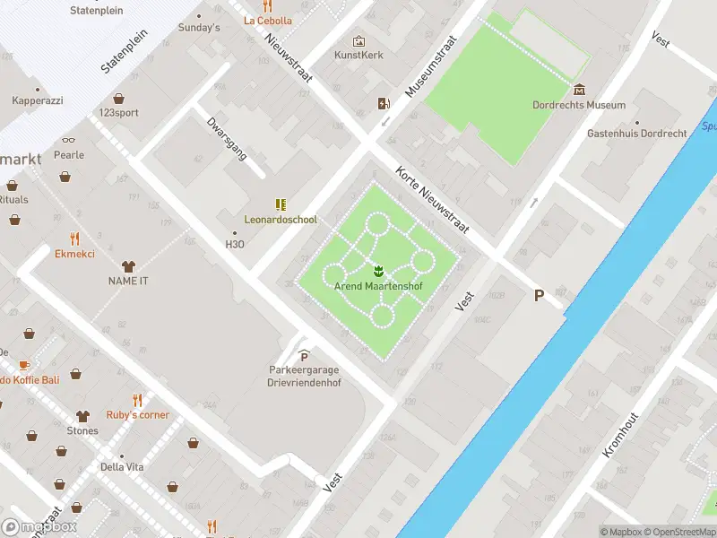 Ambulance met gepaste spoed naar de Arend Maartenshof in Dordrecht