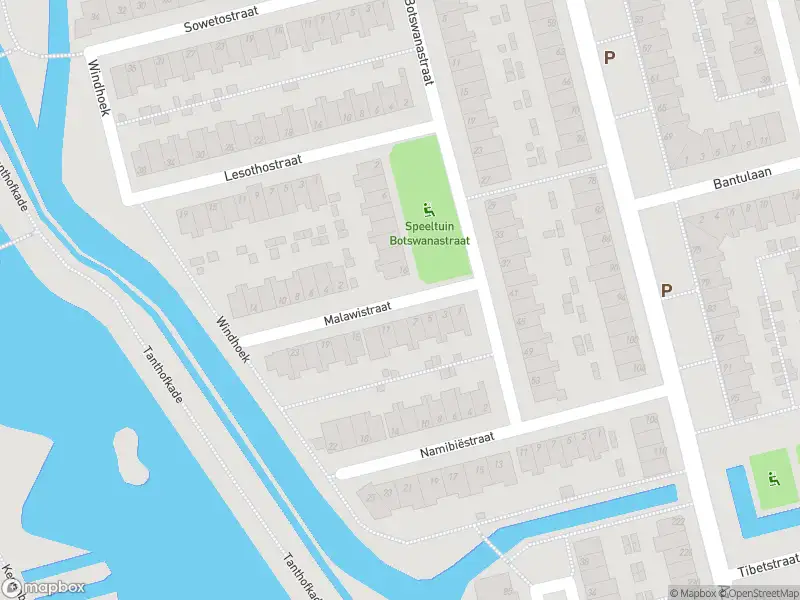 Ambulance met gepaste spoed naar de Malawistraat in Delft