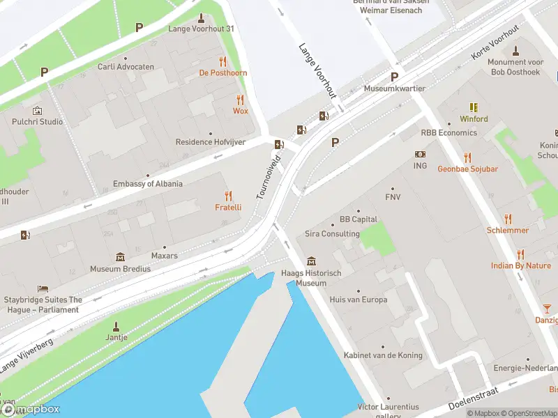 Ambulance met gepaste spoed naar de Tournooiveld in 's-Gravenhage