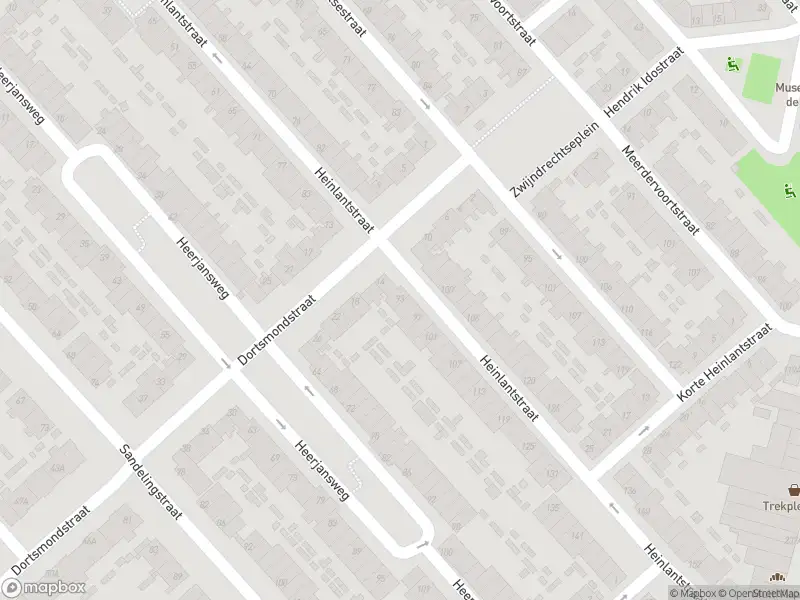 Ambulance met grote spoed naar de Heinlantstraat in Rotterdam