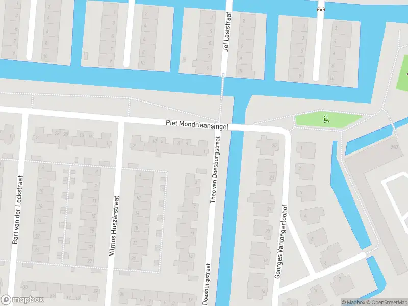 Brandweer met gepaste spoed naar de Theo van Doesburgstraat in Rotterdam