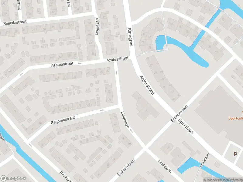 Ambulance met gepaste spoed naar de Lindelaan in Alblasserdam