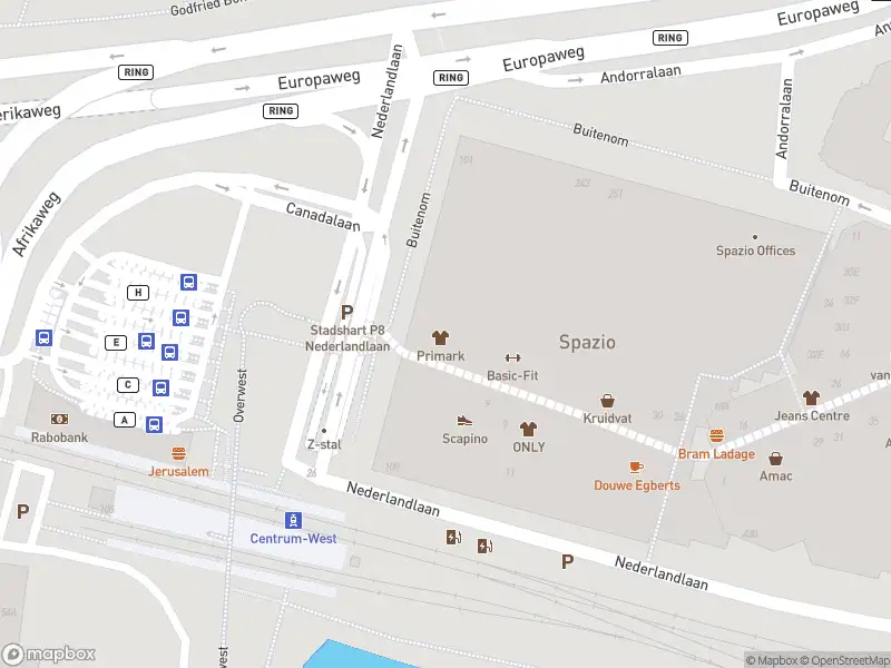 Ambulance met grote spoed naar de Voorweg in Zoetermeer