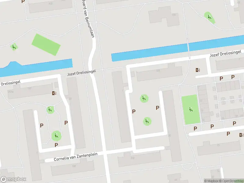 Ambulance met grote spoed naar de Henriëtte Bosmansplein in Schiedam