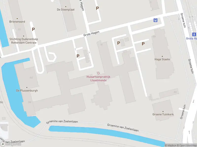 Ambulance met gepaste spoed naar de Grote Hagen in Rotterdam