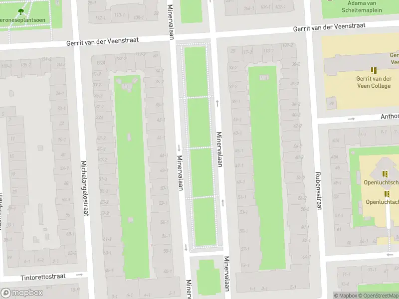 Ambulance met grote spoed naar de Raphaëlplein in Amsterdam