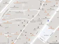 Ambulance met grote spoed naar de Gravenstraat in Amsterdam