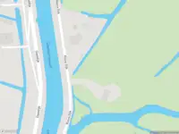 Ambulance met grote spoed naar de Kleine Dijk in Driehuizen