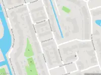 Ambulance met grote spoed naar de Dillenburgstraat in Langerak