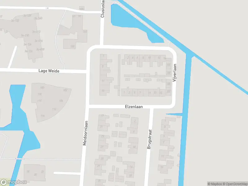 Ambulance met grote spoed naar de Elzenlaan in Limmen