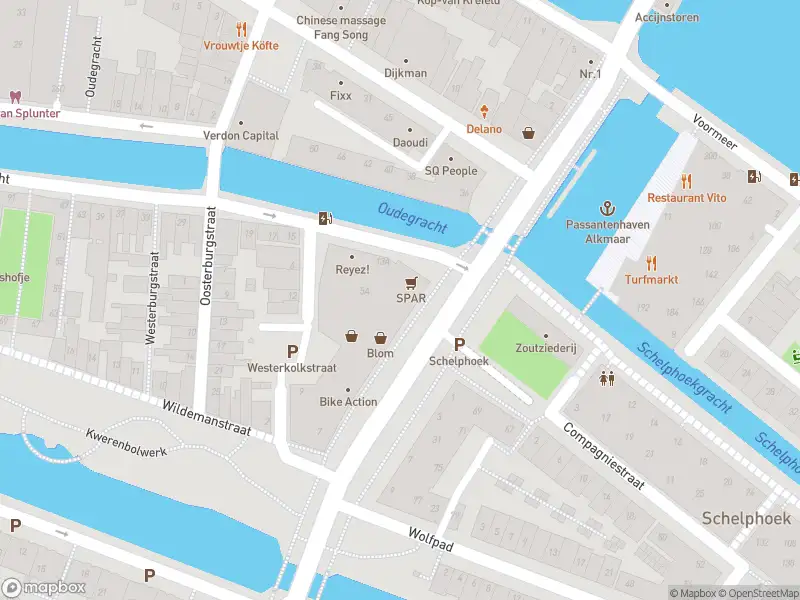 Ambulance met gepaste spoed naar de Korte Vondelstraat in Alkmaar