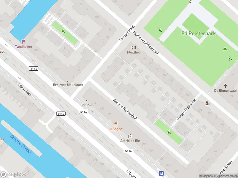 Ambulance met gepaste spoed naar de Gerard Ruttenhof in Amsterdam