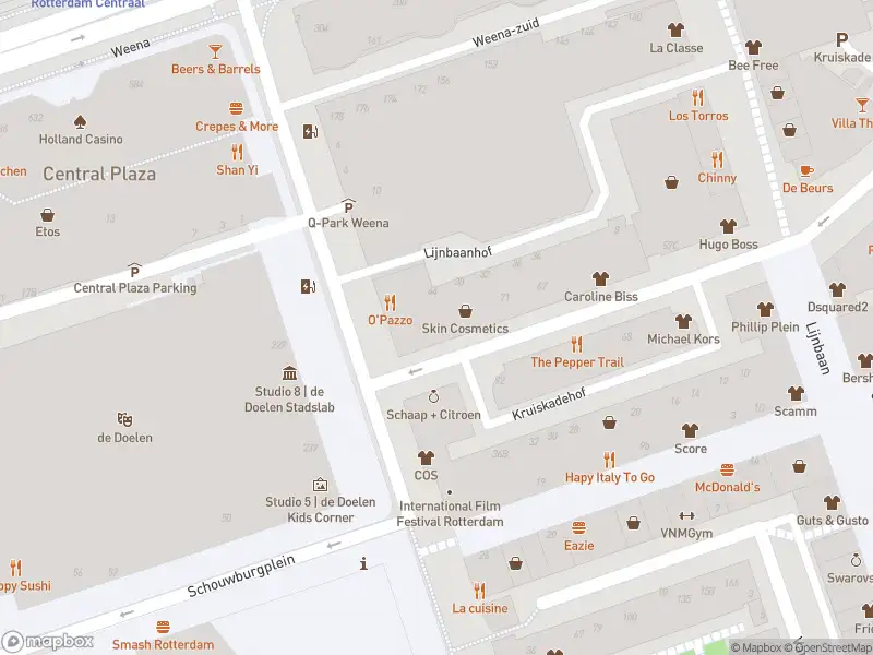 Ambulance met grote spoed naar de Kruiskade in Rotterdam