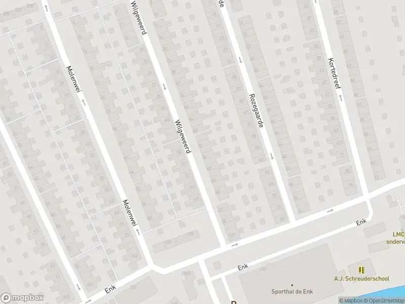 Ambulance met grote spoed naar de Wilgeweerd in Rotterdam