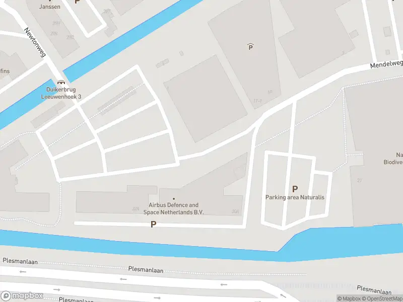 Ambulance met gepaste spoed naar de Mendelweg in Leiden