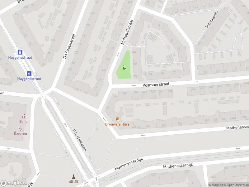 Ambulance met grote spoed naar de Vosmaerstraat in Rotterdam