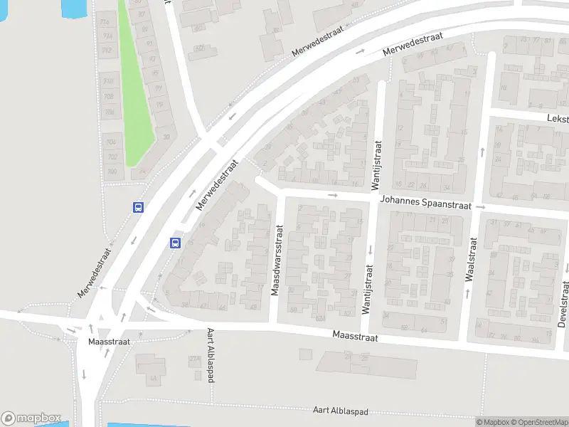 Ambulance met gepaste spoed naar de Maasdwarsstraat in Dordrecht