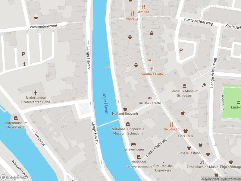 Ambulance met grote spoed naar de Lange Haven in Schiedam