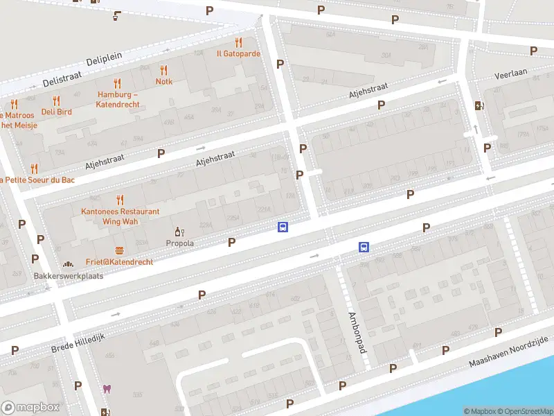 Ambulance met gepaste spoed naar de Brede Hilledijk in Rotterdam