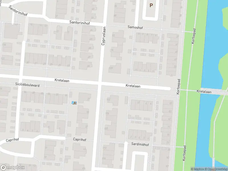 Ambulance met gepaste spoed naar de Kretalaan in Rotterdam