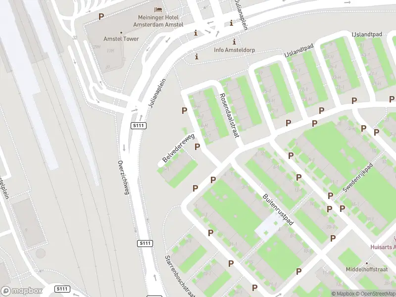 Ambulance met gepaste spoed naar de Belvedereweg in Amsterdam