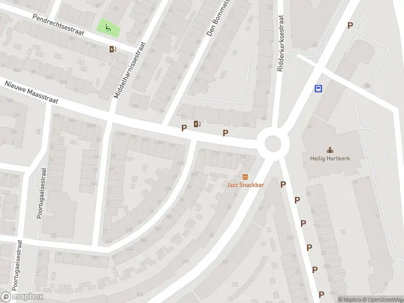 Ambulance met grote spoed naar de Nieuwe Maasstraat in Schiedam