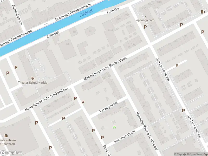 Ambulance met grote spoed naar de Henriëtte Roland Holststraat in Maassluis