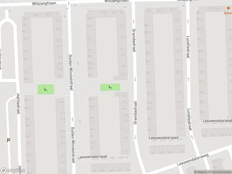 Ambulance met grote spoed naar de Lidewijdepad in Amsterdam