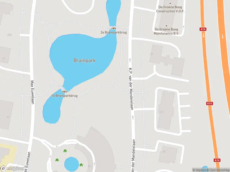 Ambulance met gepaste spoed naar de K.P. van der Mandelelaan in Rotterdam