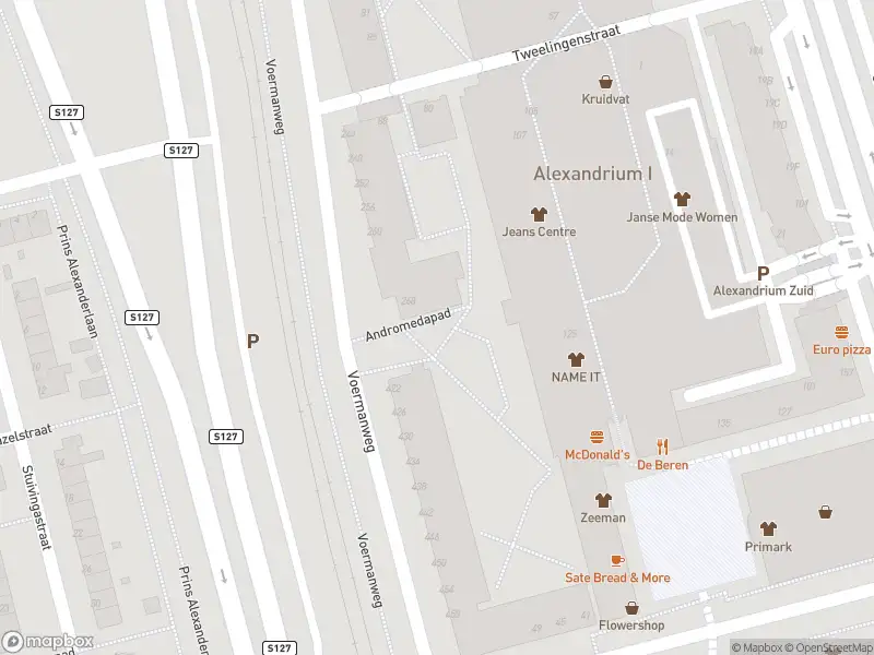 Ambulance met grote spoed naar de Voermanweg in Rotterdam