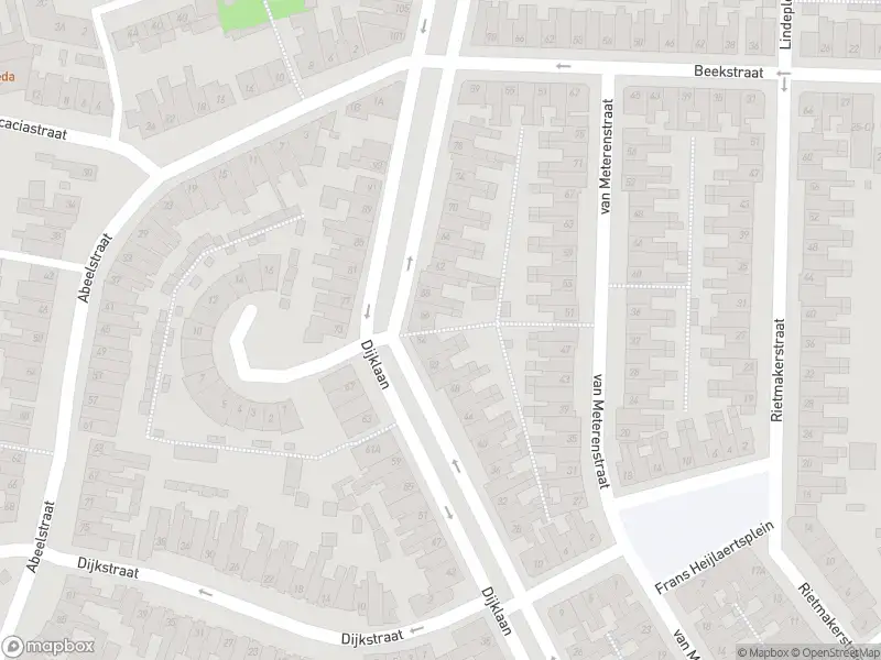 Brandweer met gepaste spoed naar de Meidoornstraat in Breda vanwege een buitenbrand