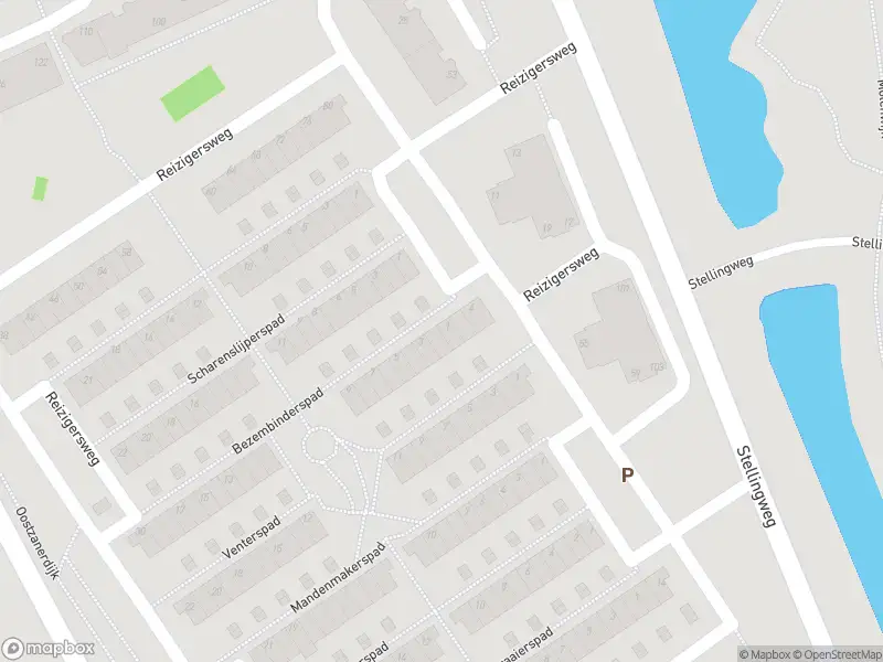 Ambulance met grote spoed naar de Bezembinderspad in Amsterdam