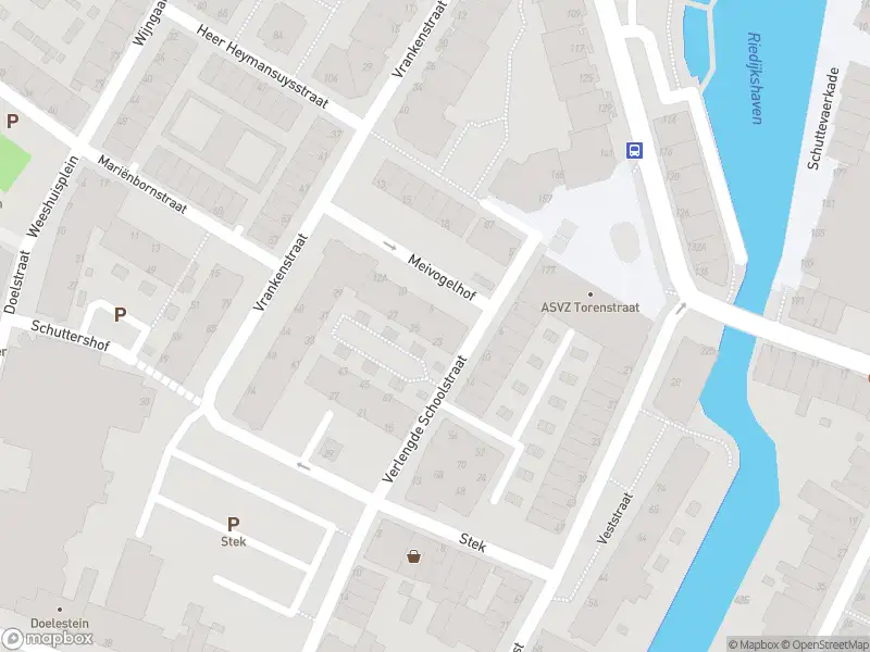 Ambulance met grote spoed naar de Meivogelhof in Dordrecht