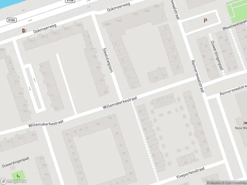 Ambulance met grote spoed naar de Steelvlietplein in Amsterdam