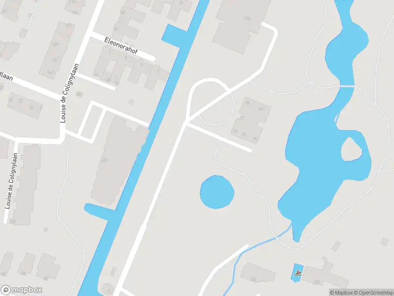 Ambulance met grote spoed naar de Laan van Ypenhof in Rotterdam