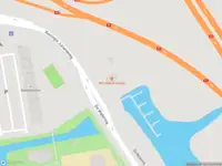 Ambulance naar de De Watering in Zaandam vanwege ongeval met letsel