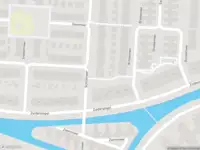 Ambulance met grote spoed naar de Schildmeer in Barendrecht