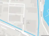 Brandweer met grote spoed naar de Graaf Hendrikstraat in Steenbergen vanwege voertuigbrand