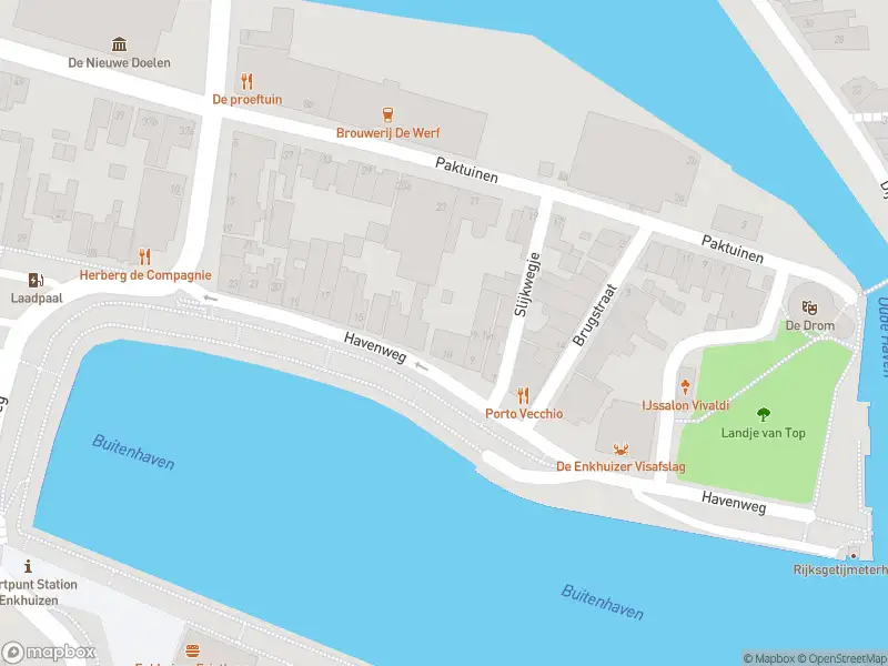 Ambulance met gepaste spoed naar de Havenweg in Enkhuizen