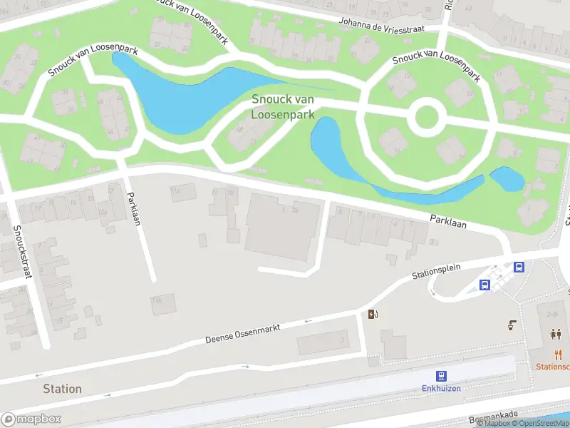 Ambulance met grote spoed naar de Denenburg in Enkhuizen