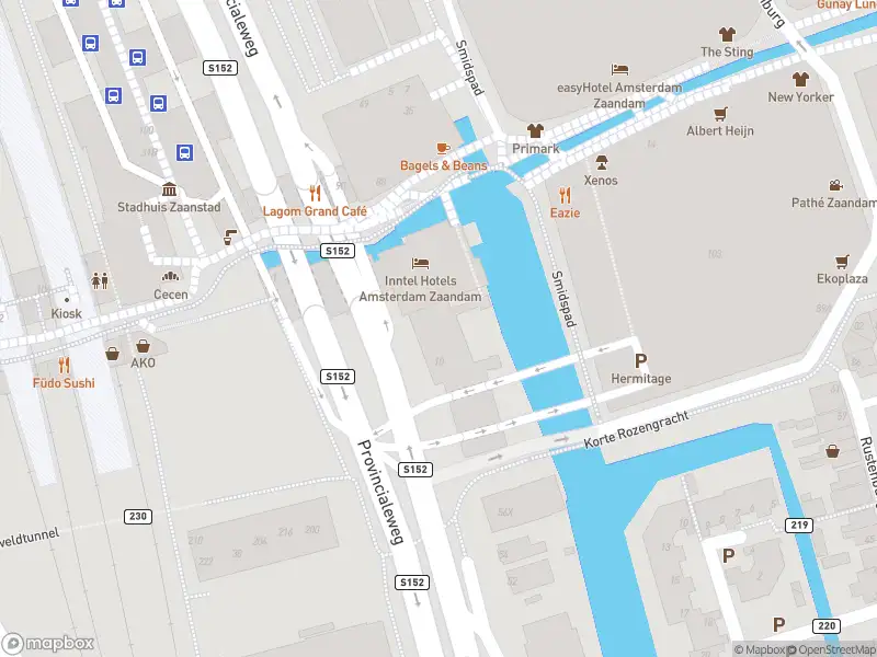 Ambulance met gepaste spoed naar de Aan de Vaart in Zaandam