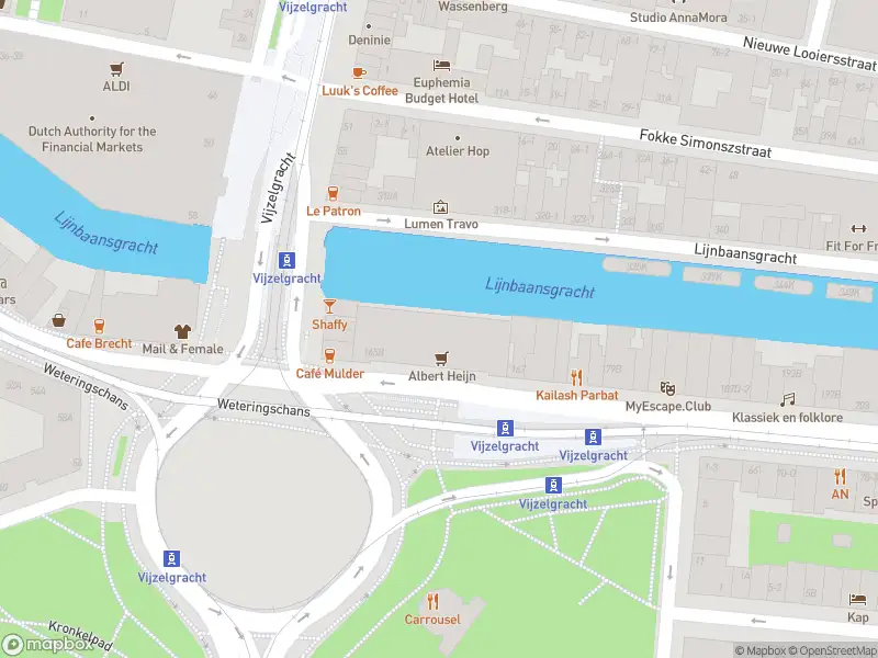 Brandweer met gepaste spoed naar de Frederiksplein in Amsterdam